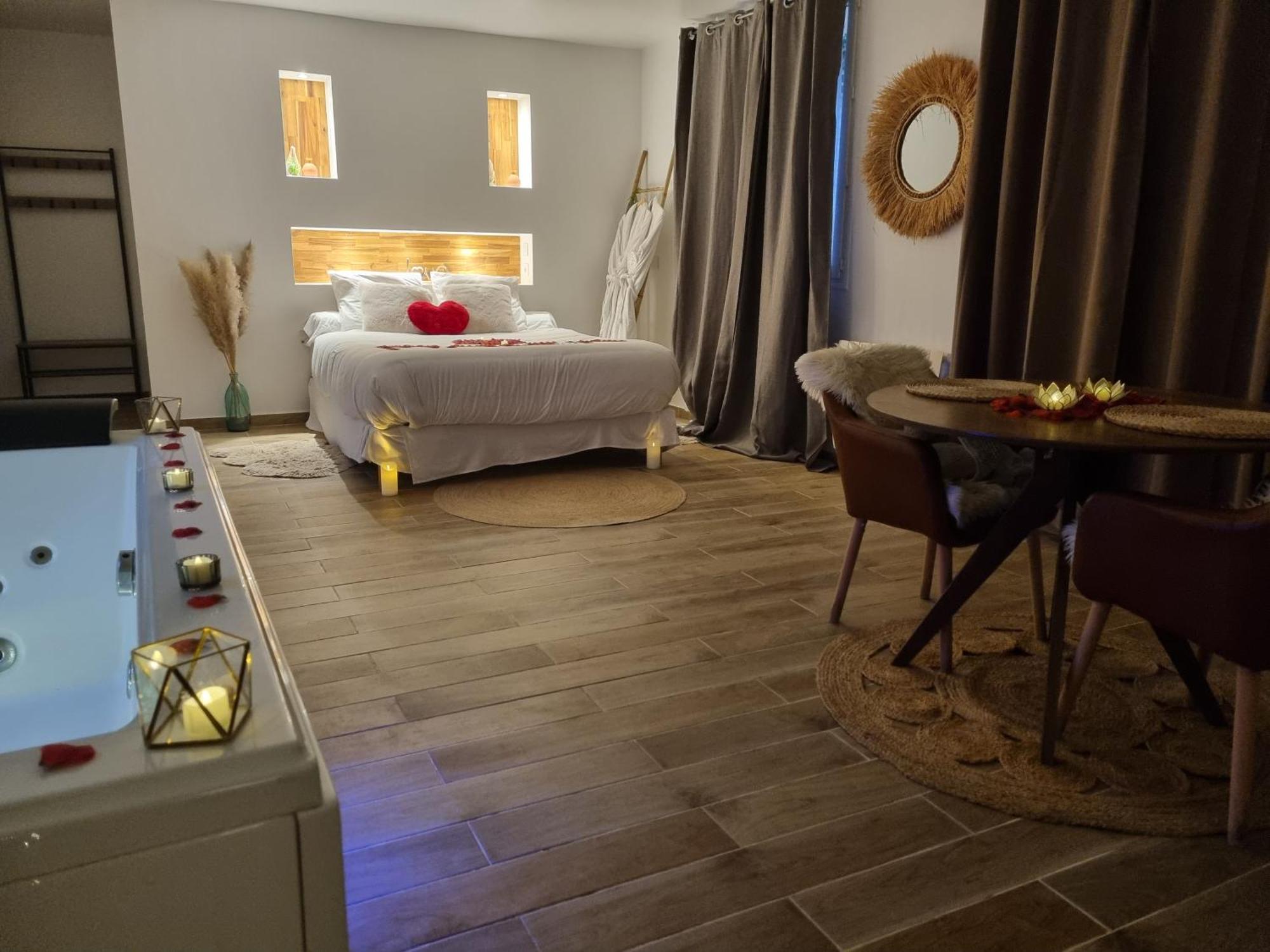 Suite De Charme Avec Jacuzzi Et Jardin Privatif Paris Au Calme Saint-Prix  Eksteriør billede