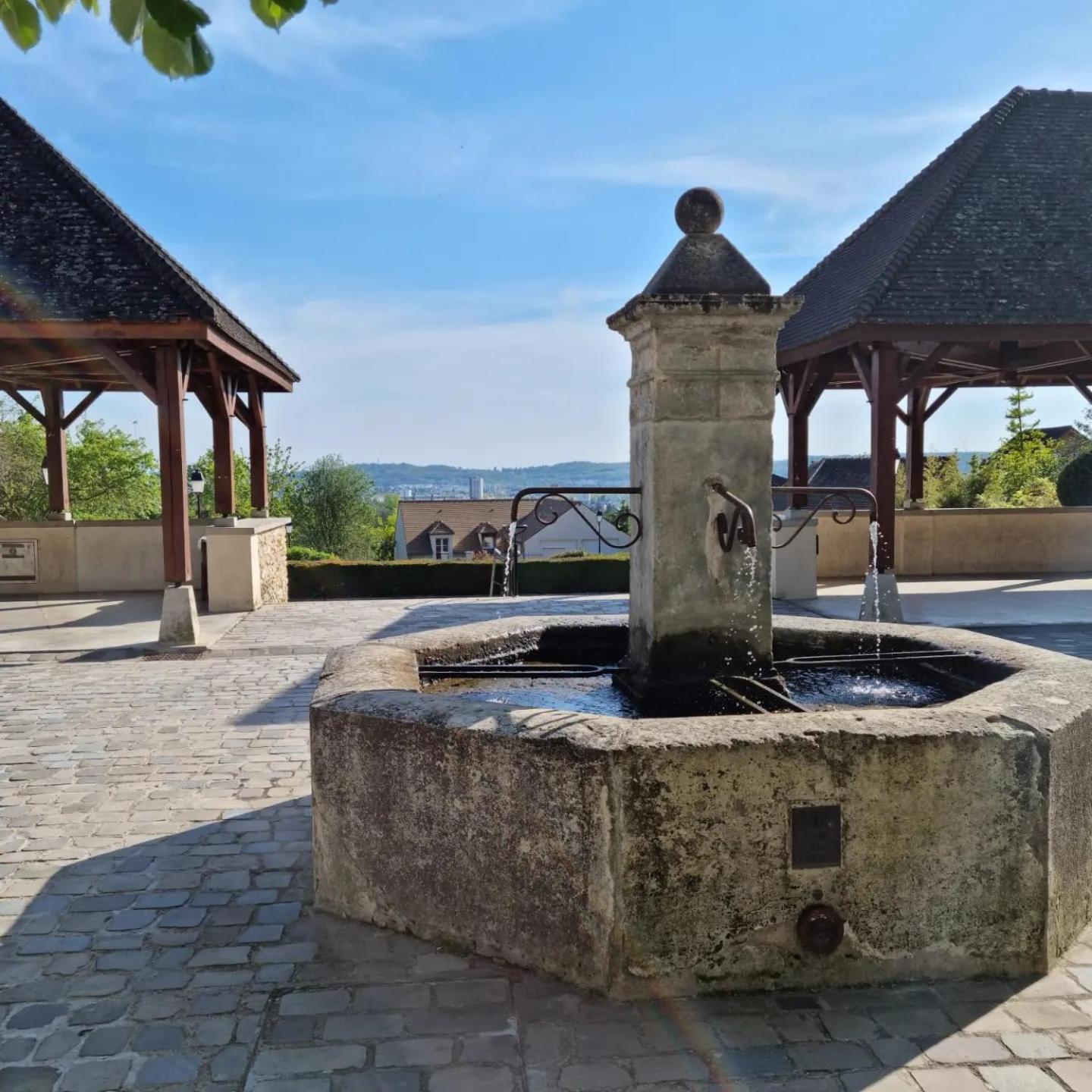 Suite De Charme Avec Jacuzzi Et Jardin Privatif Paris Au Calme Saint-Prix  Eksteriør billede