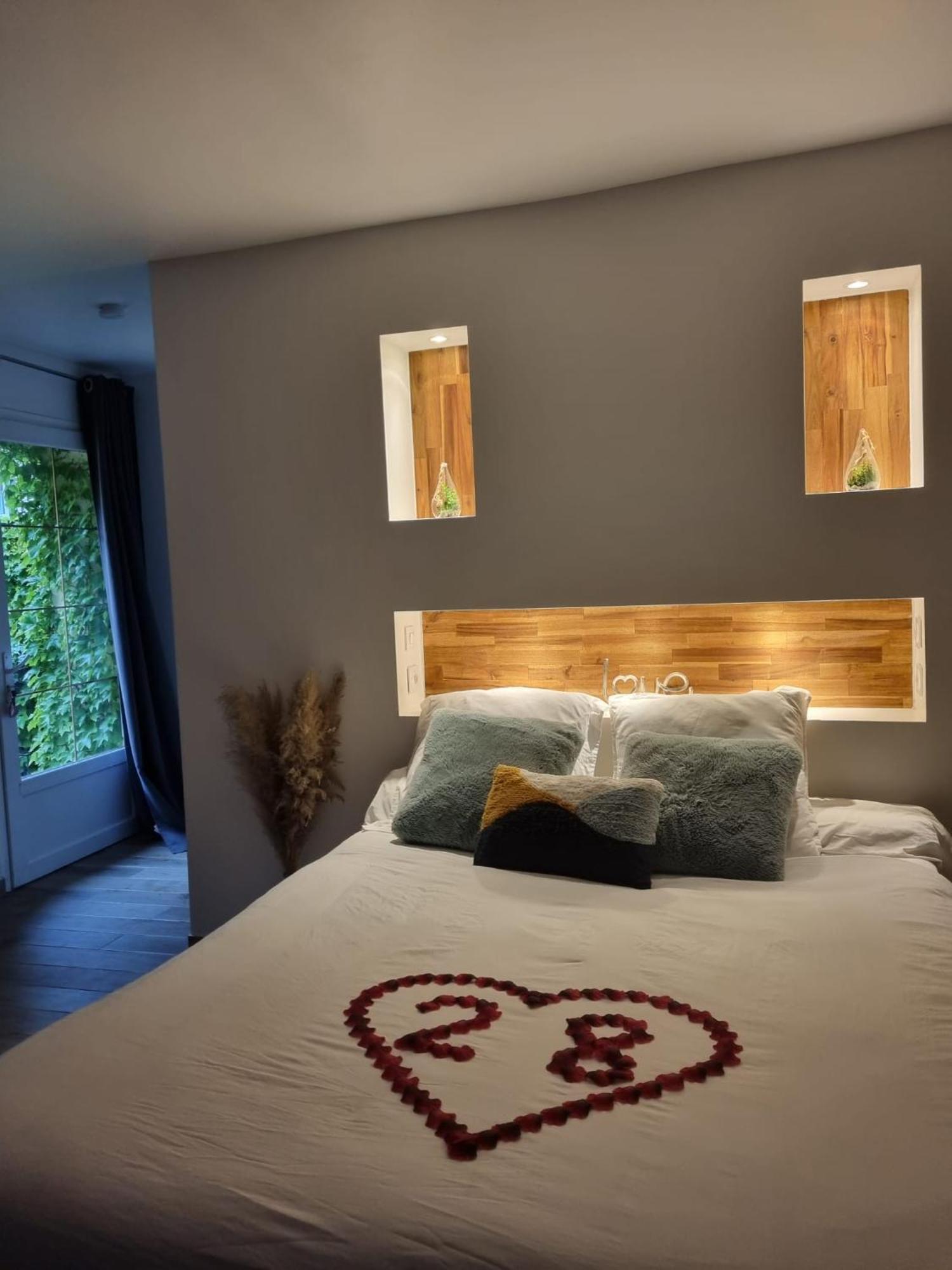 Suite De Charme Avec Jacuzzi Et Jardin Privatif Paris Au Calme Saint-Prix  Eksteriør billede