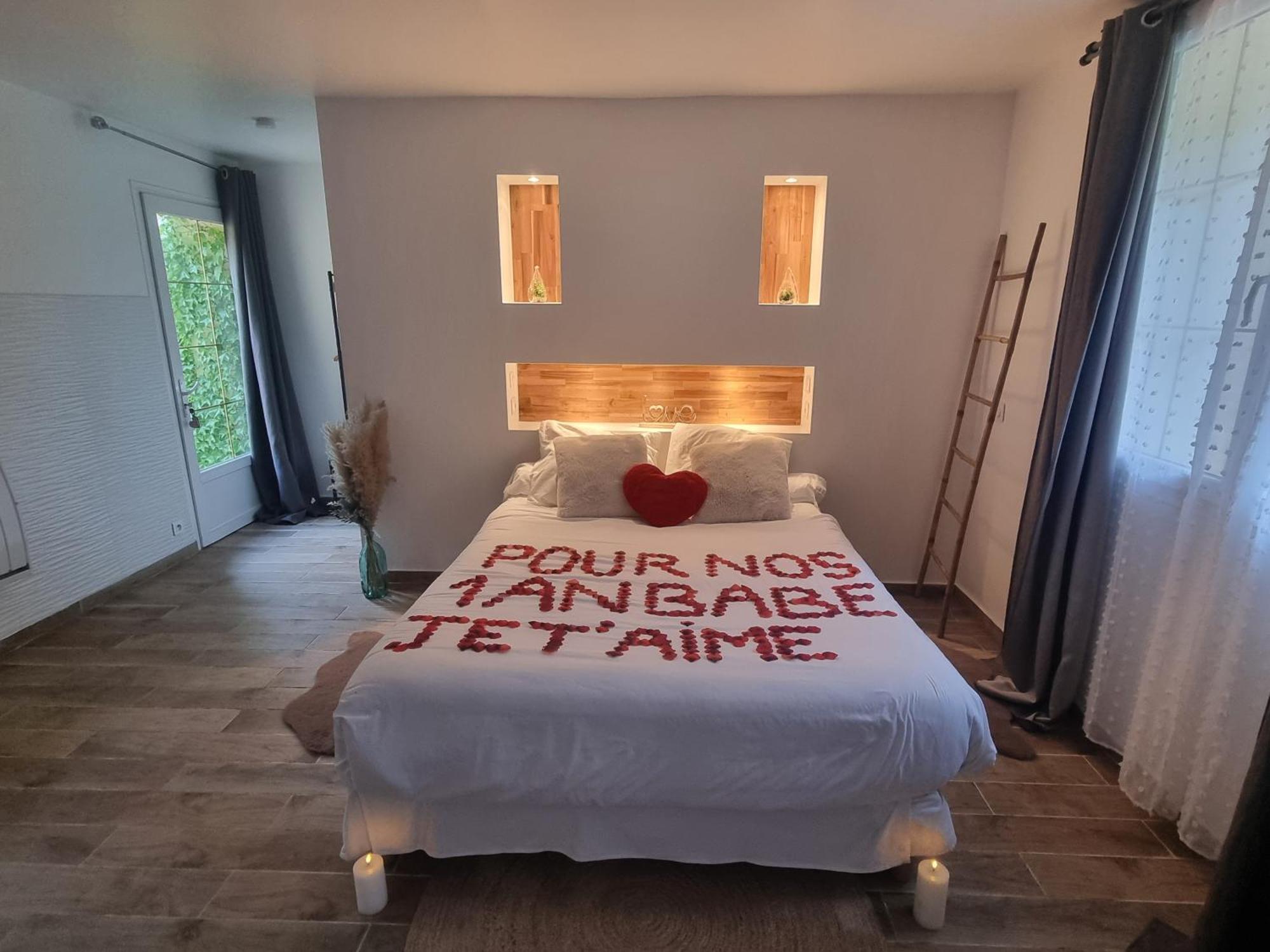 Suite De Charme Avec Jacuzzi Et Jardin Privatif Paris Au Calme Saint-Prix  Eksteriør billede